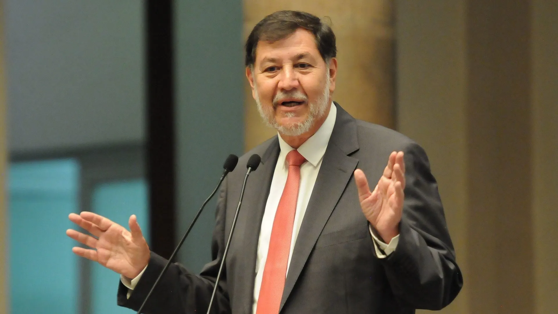 ¿Quién dice que los zapatos son de desaparecidos?, cuestiona Noroña sobre caso Teuchitlán