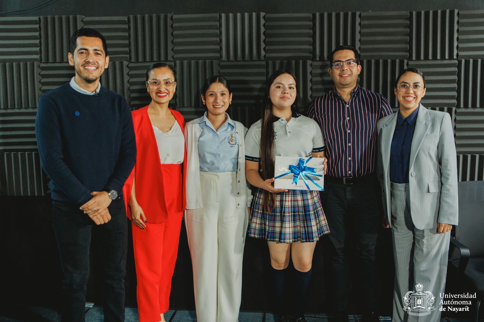 Estudiante de Santiago Ixcuintla gana primer lugar en Concurso Regional de Oratoria 2025