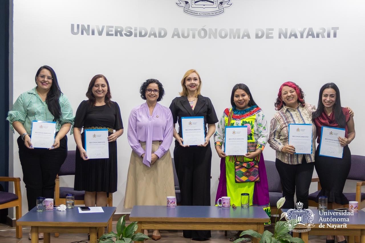 UAN visibiliza deuda histórica con las mujeres en panel por el 8M