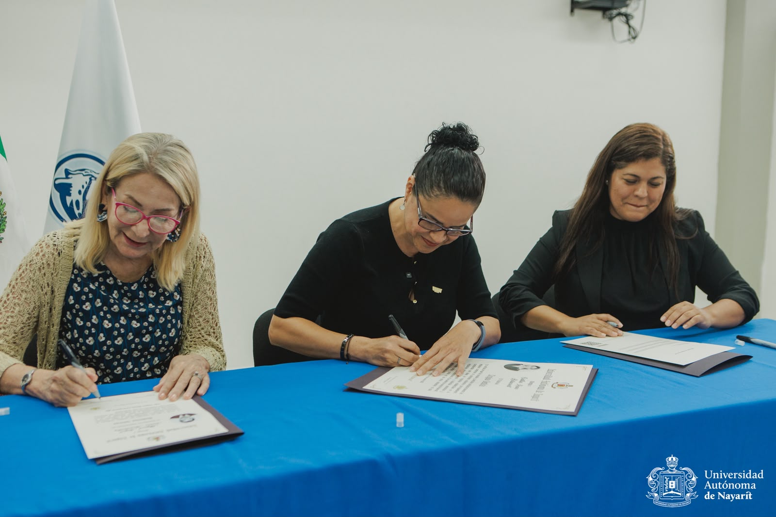UAN presenta nuevo título universitario con tecnología y seguridad avanzada